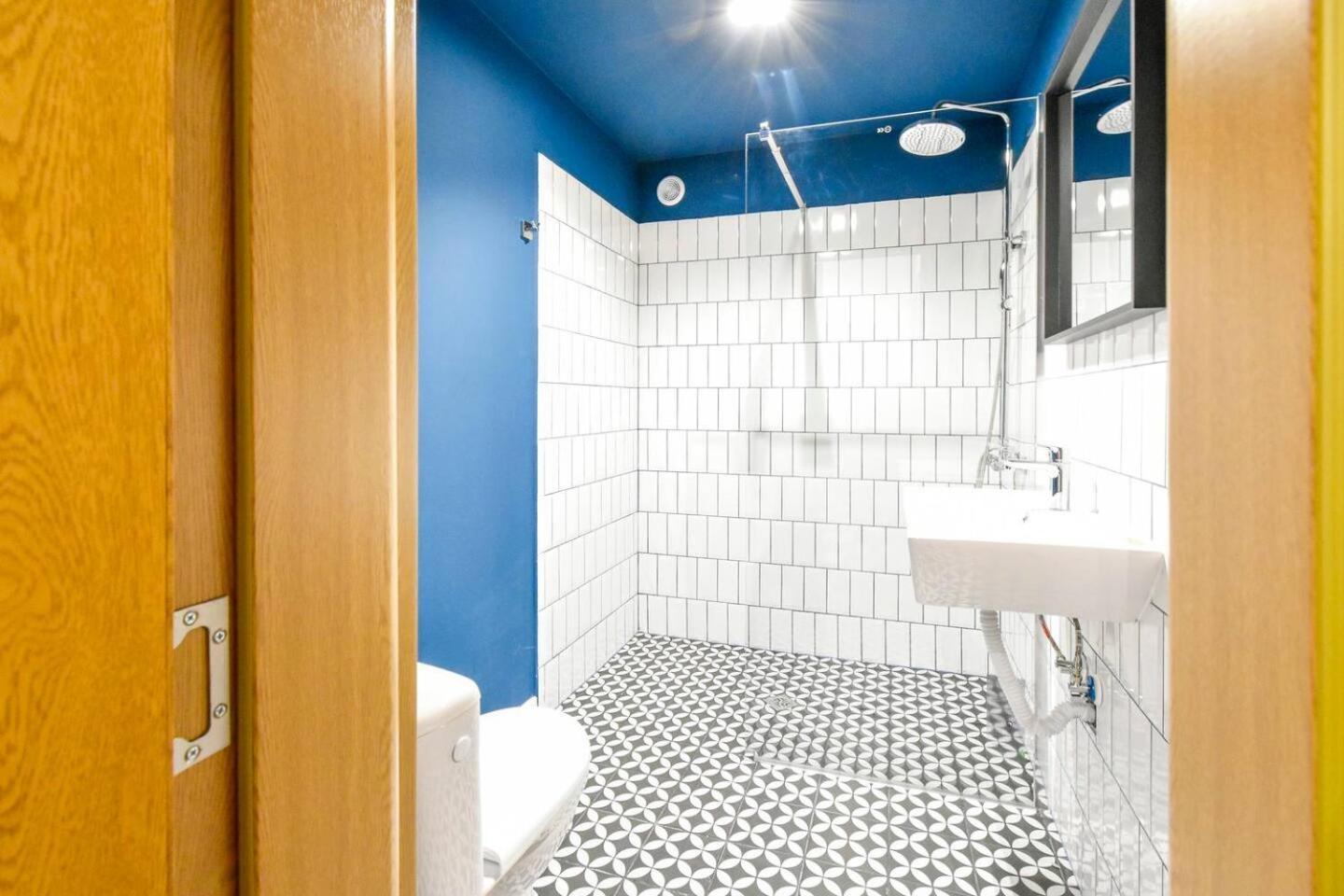 Super Fresh! 3Bdr Apartment In Sofia Center'S Artistic Area Экстерьер фото